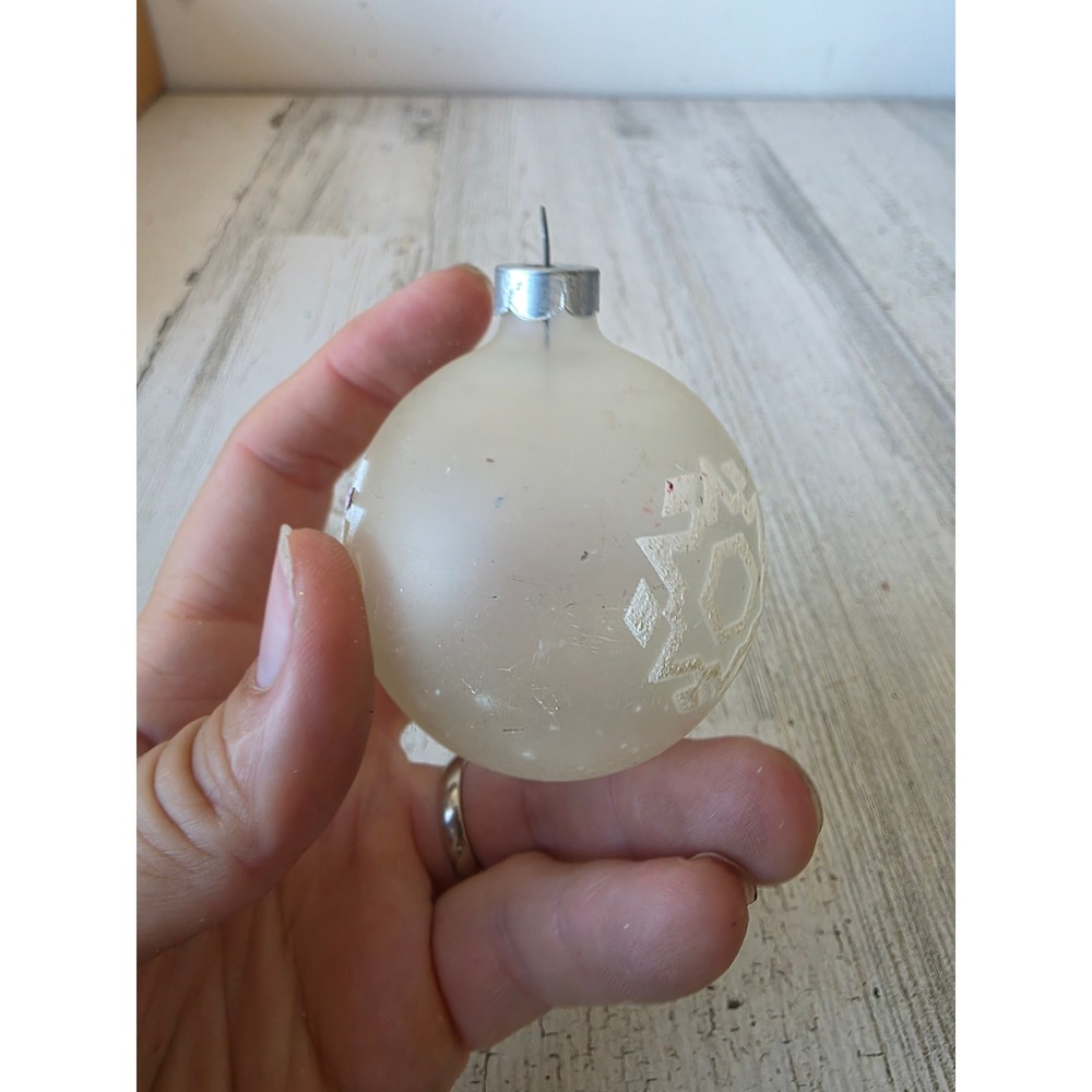 Vintage coby White frosted matte stencil snowflake ball ornament Xmas tree